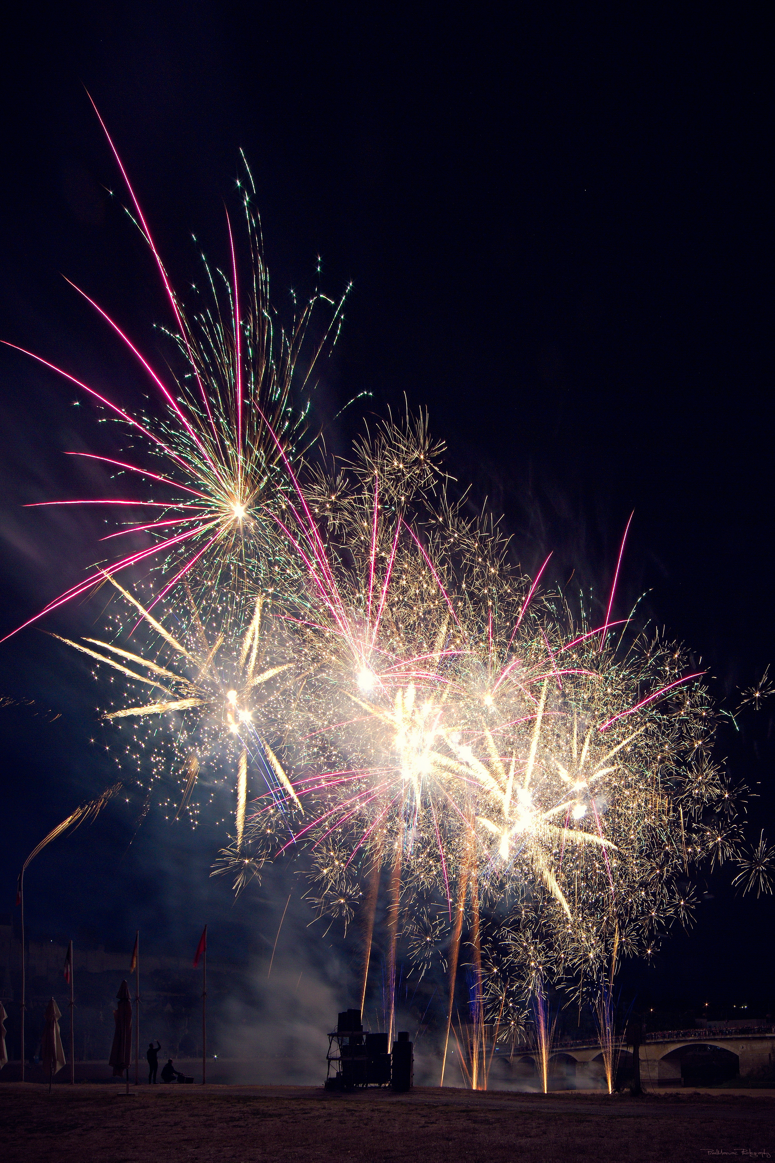 48288746227 56139305ce o